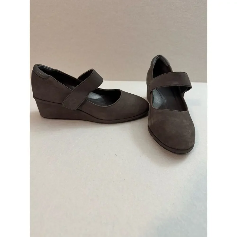 Nurture by Lamaze New Leather Suede Gray 2